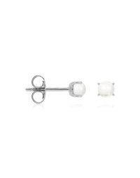 Classic Freshwater Pearl studs 4mm