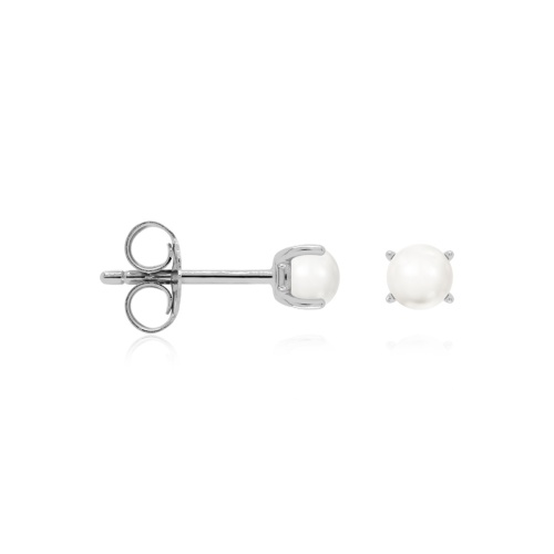 Classic Freshwater Pearl studs 4mm